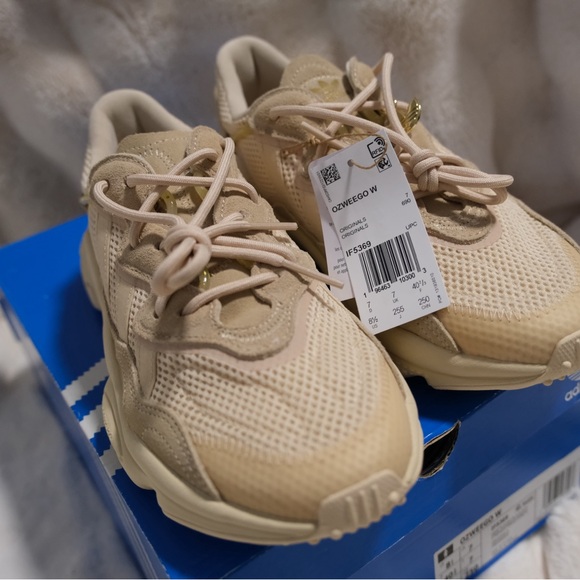 Adidas Ozweego Sneakers (Brand New S8.5) - Picture 7 of 8